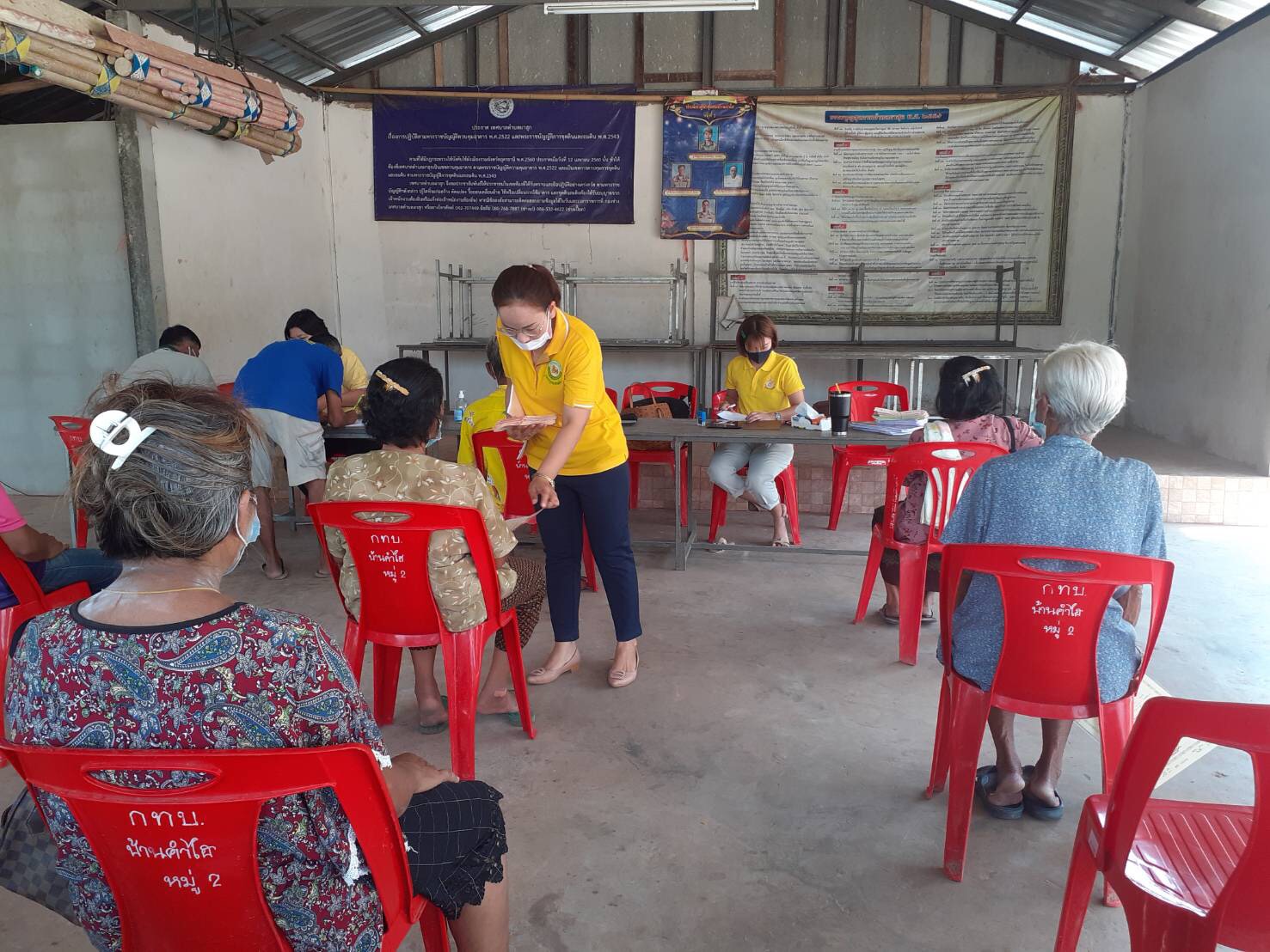 งานพัฒนารายได้ออกประชาสัมพันธ์เกี่ยวกับภาษีท้องถิ่น และเก็บภาษี ประจำปี2564